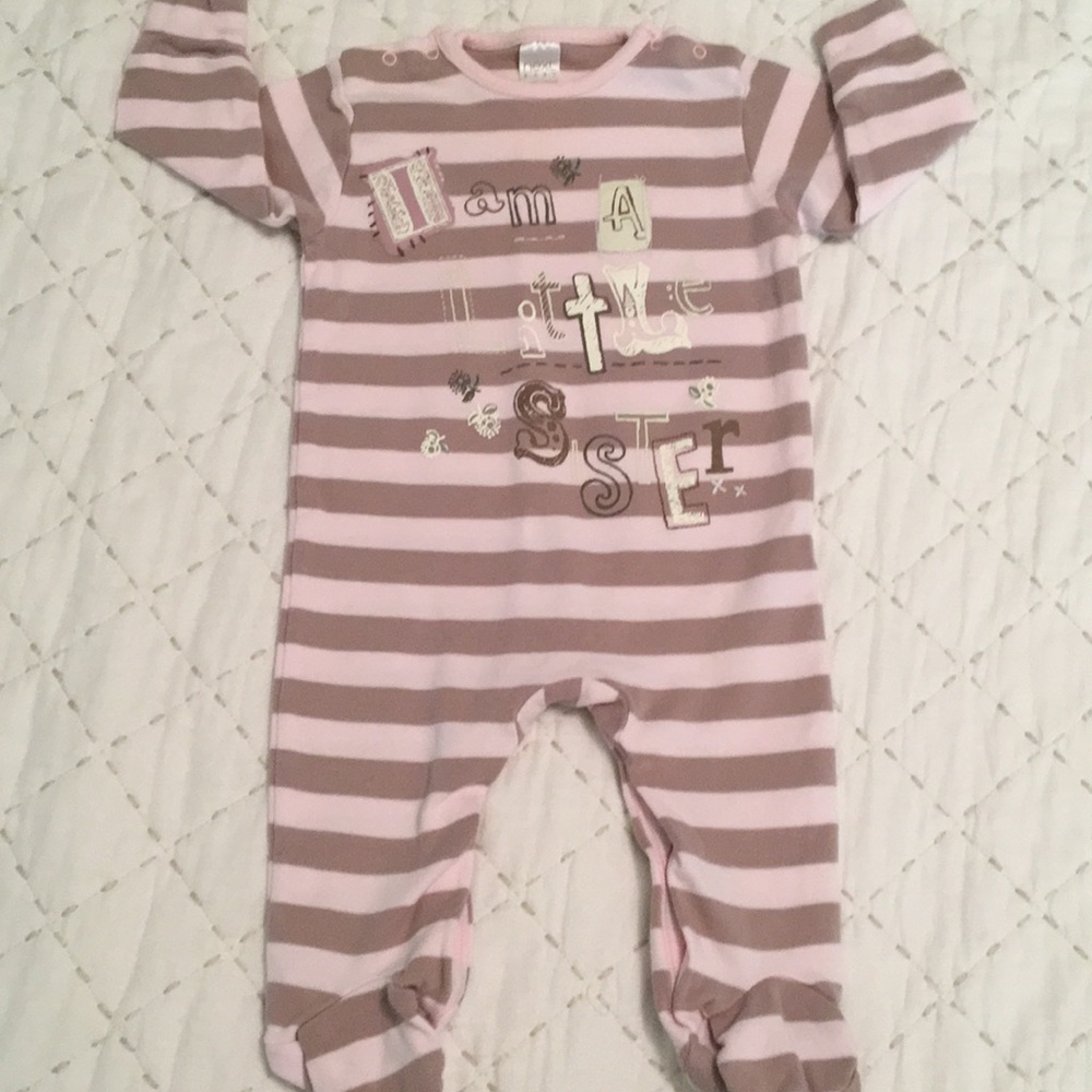 “I am a little sister” footie